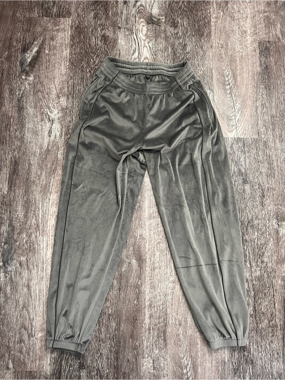 SKIMS Velour Jogger